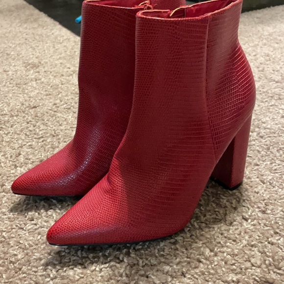 NWOT Red Snakeskin Block Heel Point Toe Ankle Boots - Picture 5 of 7